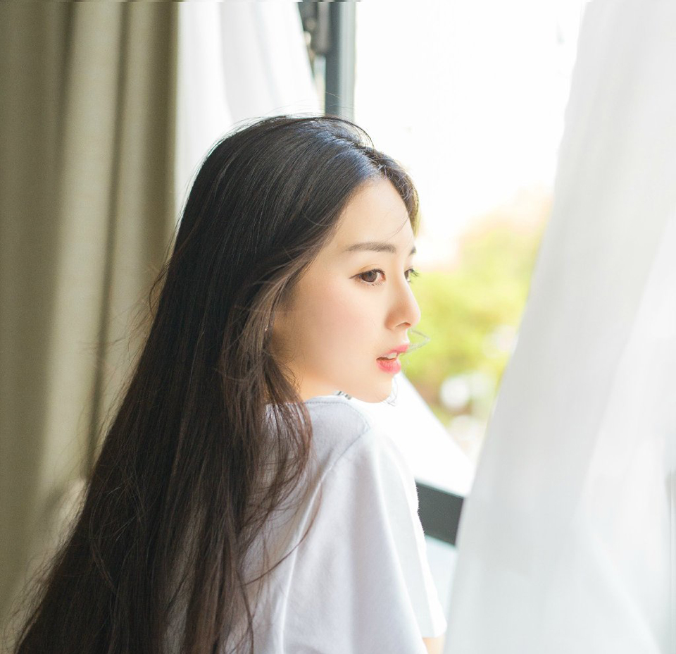 “事急从权，如今既然要用张任，说不得，当用一些手段。”法正微笑道。